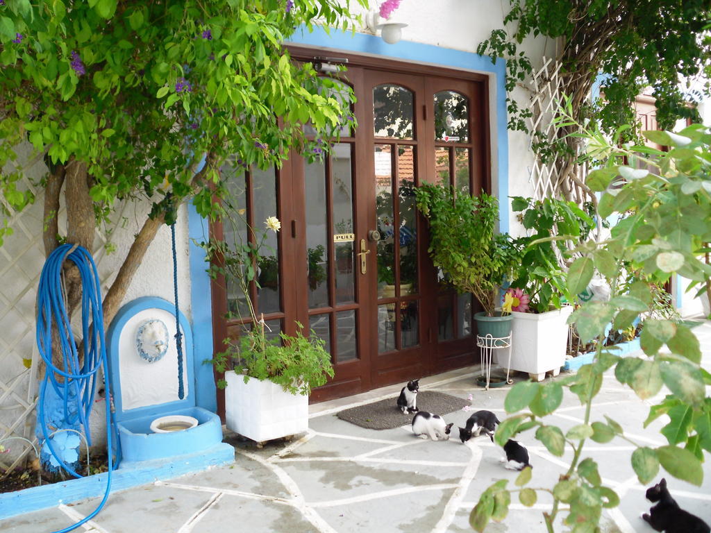 Mertonas Studios Karpathos Luaran gambar
