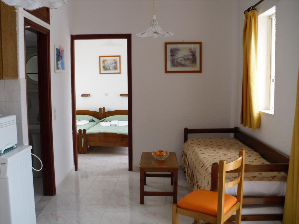 Mertonas Studios Karpathos Luaran gambar